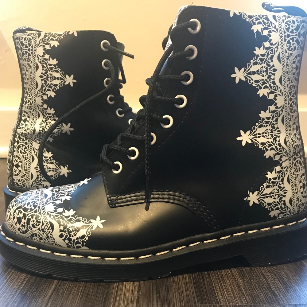 Doc Marten Women Pascal Lace Combat Boots US Size 8